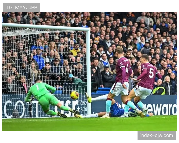 切尔西主场领先情况下已丢17分，福法纳红牌致伯恩利93分钟绝平